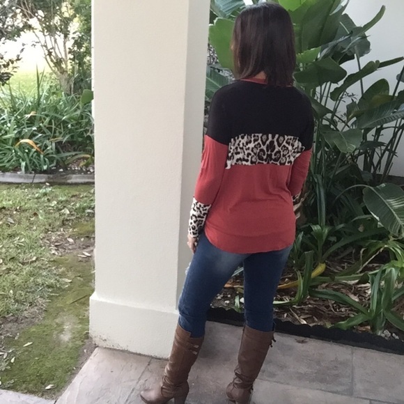 ❤️‍🔥Color Block Leopard Round Neck Long Sleeve Self Tie 0619 - Picture 7 of 10